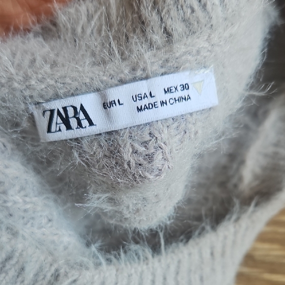 Zara Soft Gray Knit Sweater - Picture 2 of 3